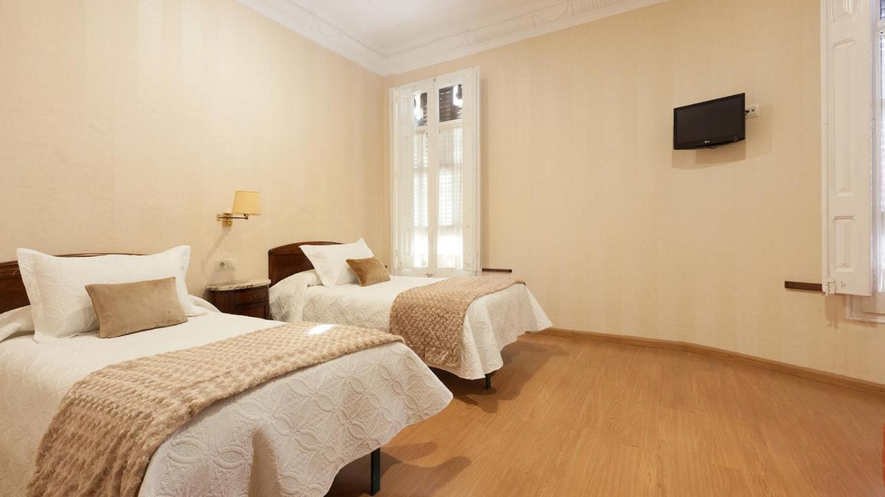 Hostal Oliva Barcelona Zewnętrze zdjęcie